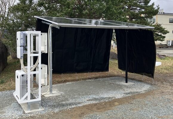 ソライユポートを佐渡市内に実験設置、「離島」「塩害」「強風」エリアでの耐久性・活用性の実証実験を開始